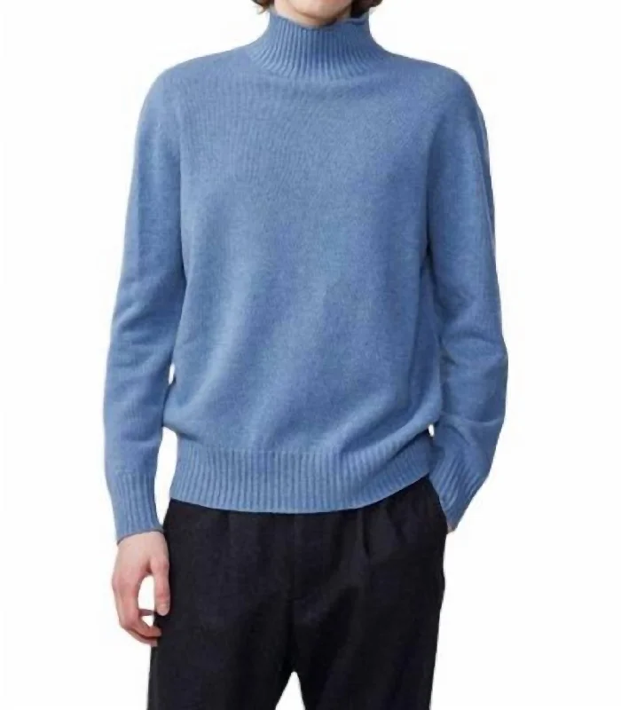 Men's Mockneck Sweater In Dust Blue